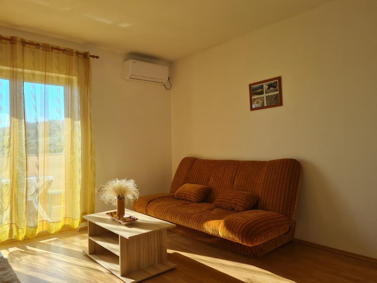 Apartments Zakarija Novalja Bagian luar foto