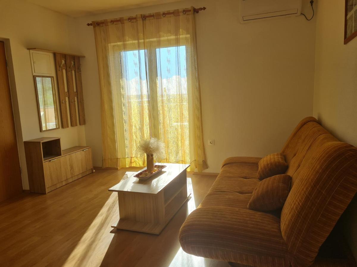Apartments Zakarija Novalja Bagian luar foto