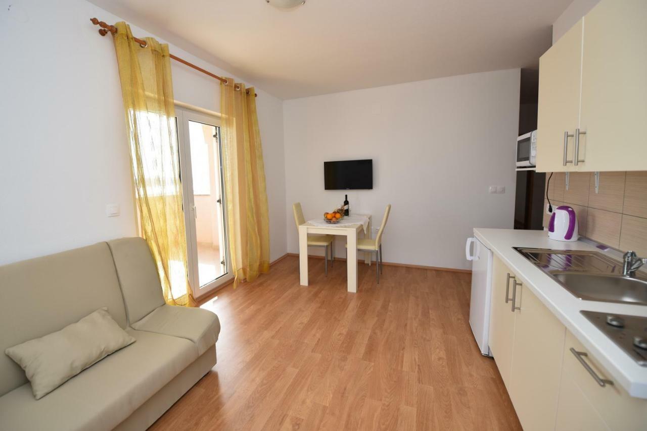 Apartments Zakarija Novalja Bagian luar foto