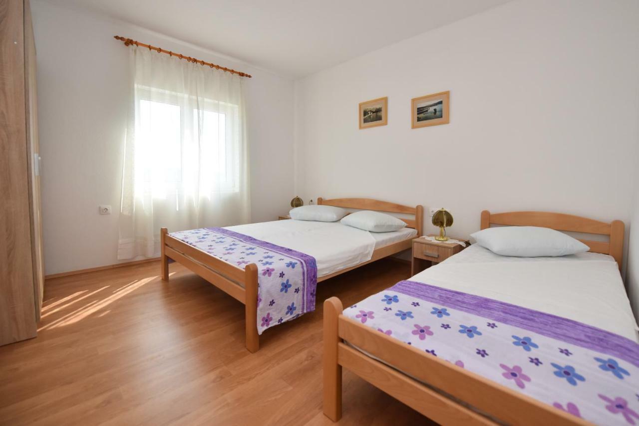 Apartments Zakarija Novalja Bagian luar foto