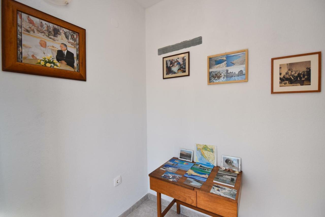 Apartments Zakarija Novalja Bagian luar foto